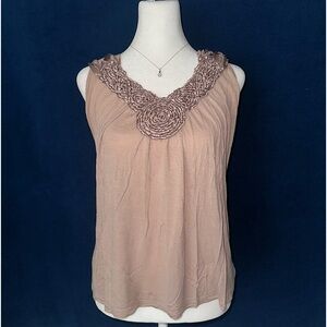 V Neck Pinkish Cream Shirt w/ Neck Lining Design⭕